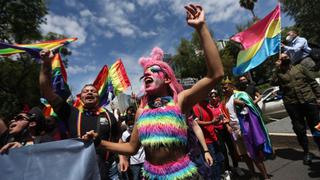 Cientos de personas marchan en México para exigir fin de la homofobia