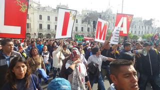 Huelga de maestros: docentes regresan a plaza San Martín tras recorrer Av. Arequipa