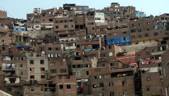 Cerro El Pino, en El Agustino. El problema de la vivienda en el Perú se inició en la primera mitad del siglo XX, cuando la capital comenzó a ser sobrepasada por la migración. FOTO : ROLLY REYNA / EL COMERCIO PERU