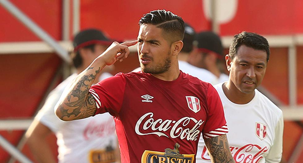 Juan Vargas, lateral de la Selección Peruana, lanzó su pícara opinión con respecto al nuevo \'despertar\' de Claudio Pizarro en el Werder Bremen (Foto: EFE)