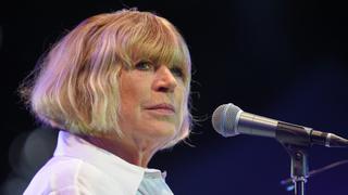 La cantante Marianne Faithfull fue hospitalizada tras contraer coronavirus