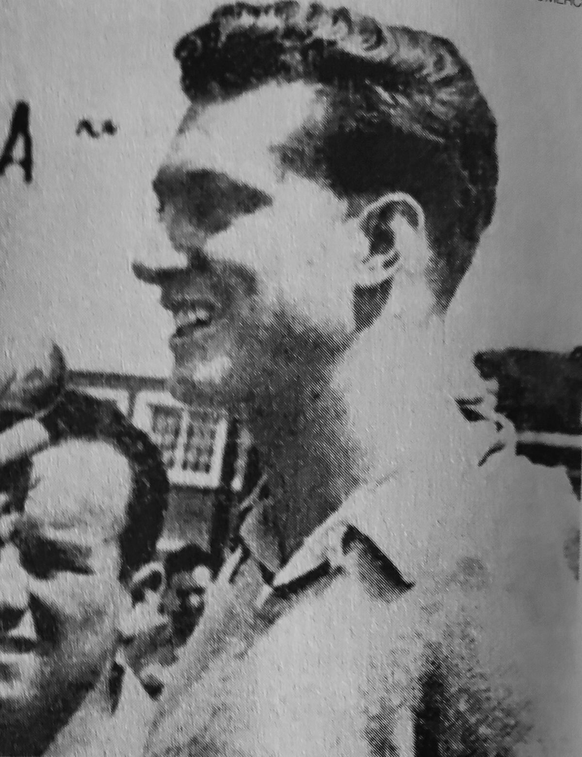 Imagen de Eduardo 'Chachi' Dibós, tras ganar la primera carrera de su vida, el 11 de febrero de 1951, cuando apenas contaba con 23 años. (Foto: GEC Archivo Histórico).       
