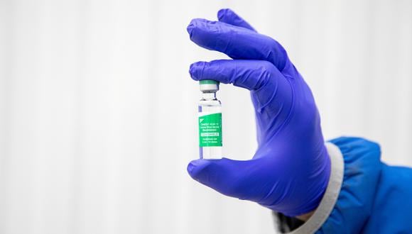 La recomendación se produce después de que una quincena de países suspendieran el uso de la vacuna de AstraZeneca. (Foto: Reuters)