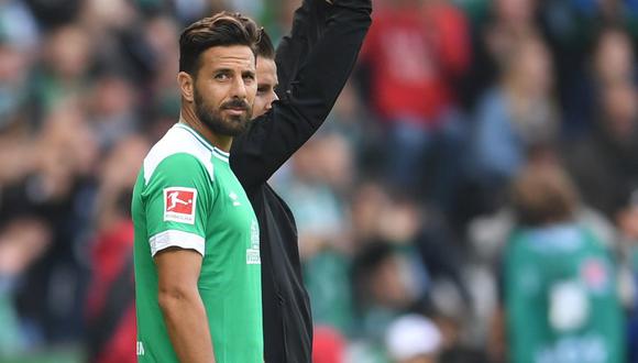 Claudio Pizarro presente en el Werder Bremen vs. Wolfsburgo. (Foto: AP)