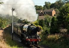 Reino Unido: La mítica locomotora a vapor de 1923 vuelve a circular| FOTOS