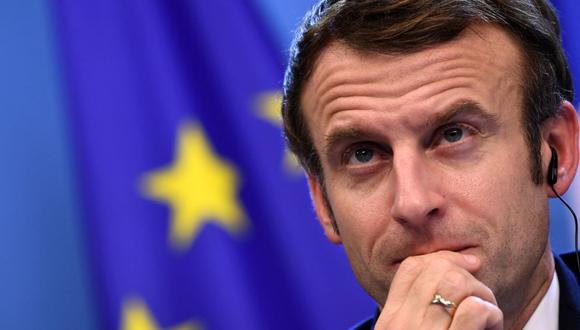 El presidente de Francia Emmanuel Macron tuvo duras palabras hacia los no vacunados contra el coronavirus. (JOHN THYS / PISCINA / AFP).