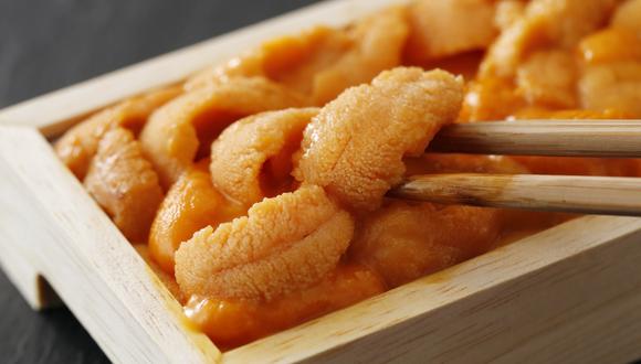 El consumo de erizos de mar suele ser frecuente en la cocina japonesa. Gran parte de su consumo en el Perú se debe al impacto de los restaurantes nikkei.