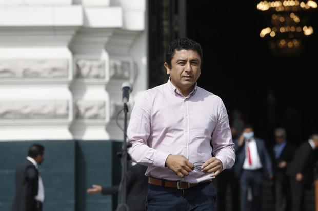Guillermo Bermejo cuestionó que legisladores de Perú Libre apoyaran censura de ministra Betssy Chávez