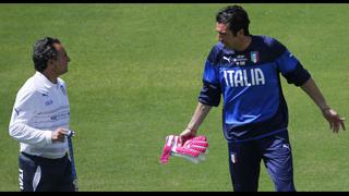 Buffon encarna una práctica tensa y alerta eliminación italiana