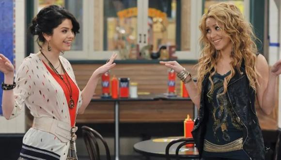 Shakira y Selena Gomez protagonizaron una divertida escena en la serie "Los Hechiceros de Waberly Place". (Foto: Disney)