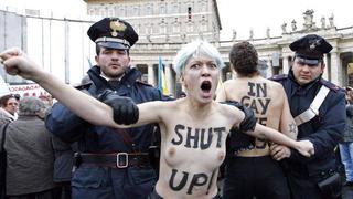 Vaticano: Activistas protestaron en topless durante Ángelus del Papa