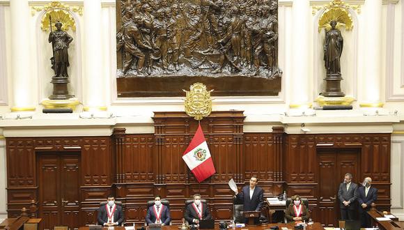 El presidente Martín Vizcarra pronuncia su discurso de defensa en el proceso de vacancia en su contra realizado el pasado viernes en el Congreso. (Foto: Presidencia).