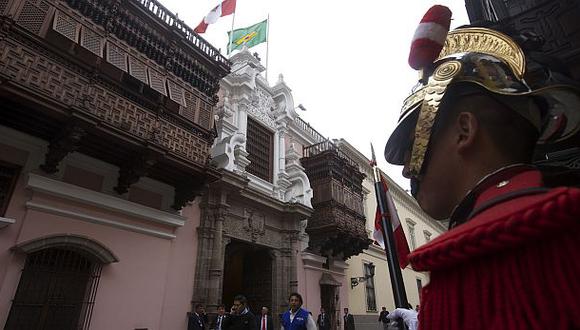 Evalúan proyecto que pasaría al retiro a más de 70 diplomáticos