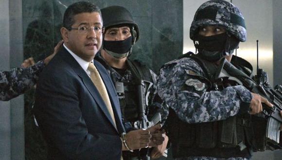 El Salvador: Ex presidente Flores enjuiciado por robar donación