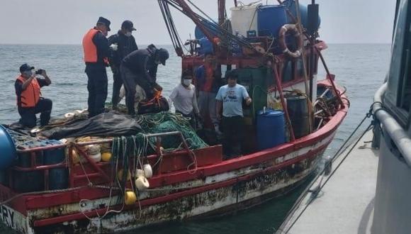 Patrulla de la Marina de Guerra rescata con vida a pescadores frente al puerto de Malabrigo, en La Libertad. (Foto: Difusión)