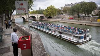 Polémica por urinarios "ecológicos" instalados en las calles de París [FOTOS]