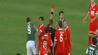 A lo Suárez: jugador mordió brazo de un rival en Copa Italia