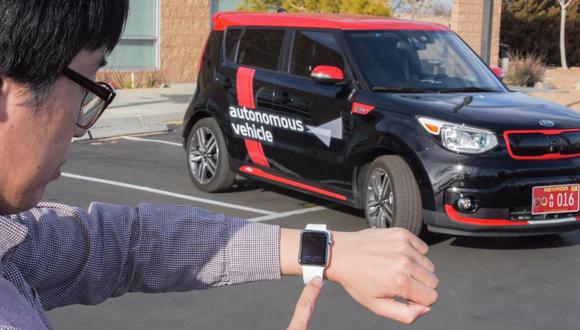 CES 2016: Kia permitirá estacionar a través de un smartwatch