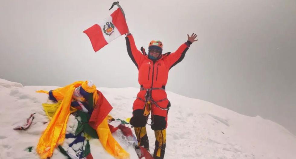 Nació sobre los 3,000 m.s.n.m. en Ancash y hace poco logró una de las hazañas más importantes de su carrera al coronar la segunda montaña más alta del mundo. (Foto: Instagram/florcuenca_mountainclimber)