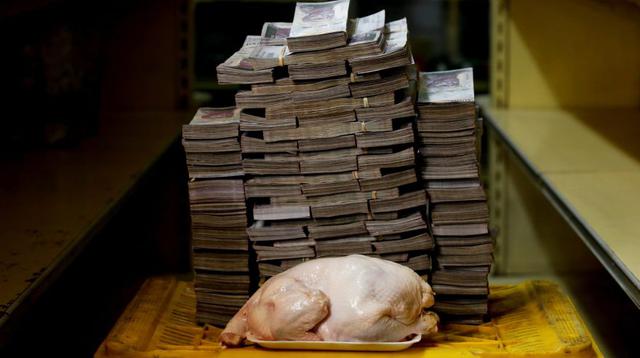 Cuántos billetes se necesitan para hacer las compras en Venezuela (Foto: Reuters)