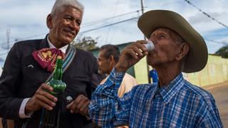 De whisky a cocuy, la crisis cambia el brindis de los venezolanos | FOTOS