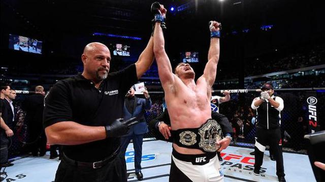 UFC: Miocic dio el golpe y quitó el cinturón a Werdum [CRÓNICA] - 1