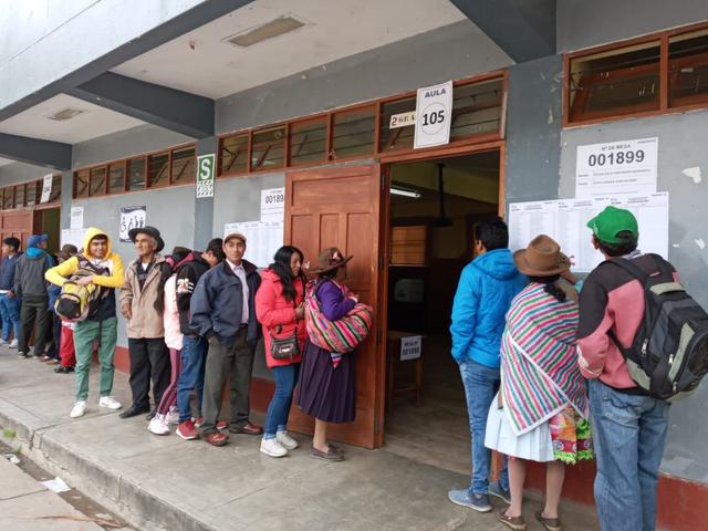 A las 7:30 a.m. se instalaron las primeras mesas de sufragio en las provincias de Huarmey, Santa y Huari, en la región Áncash, donde se tiene previsto que 873 067 pobladores emitan su voto (Foto: Laura Urbina)