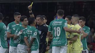 Árbitro agredió a jugador en el América - León | VIDEO