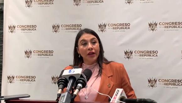 La presidenta del Congreso de Guatemala, Shirley Rivera, se dirige a los medios de comunicación el 7 de noviembre de 2023. (Captura de Twitter/X @CanalAntigua)