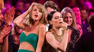 Taylor Swift: sus mejores reacciones en los AMA's en 10 gifs