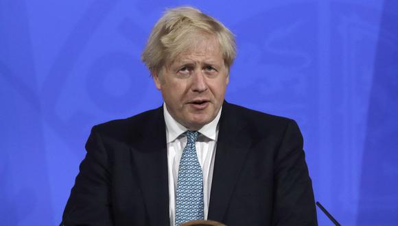 El primer ministro británico, Boris Johnson, ofrece una actualización sobre la pandemia del coronavirus durante una conferencia de prensa virtual en el centro de Londres. (Foto: Matt Dunham / POOL / AFP).