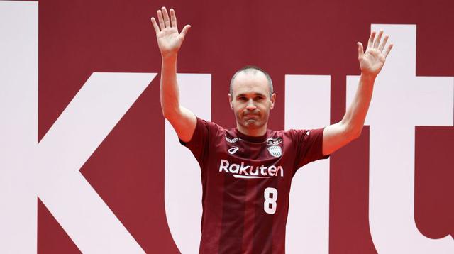 "Muchas gracias por este recibimiento tan caluroso. En estos dos días que llevo en Japón he recibido muchísimo cariño", dijo Iniesta. (Foto: AFP)