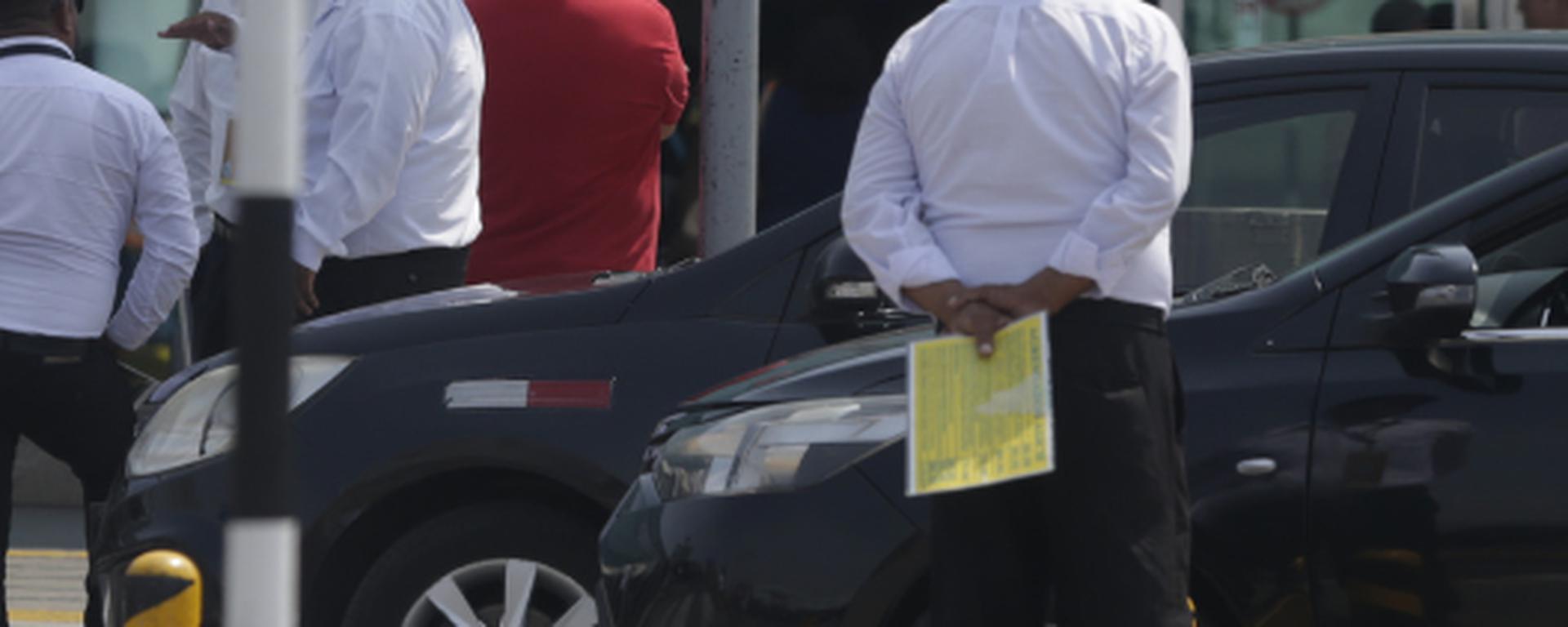 Personal del Jorge Chávez amenazado por red de taxistas que ocupan el estacionamiento: Así fueron las 3 agresiones 