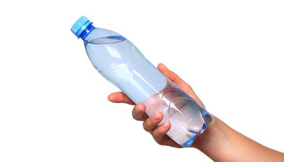 Son muchas las utilidades que se les puede dar a una botella de plástico. Inténtalo tú mismo en casa. (Foto: Shutterstock)