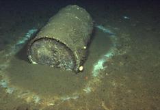 El peligro de los miles de barriles con desechos tóxicos y radiactivos que llevan décadas bajo el mar en California 