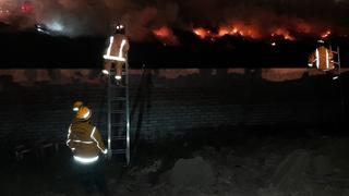 Chorrillos: reportan fuerte incendio forestal cerca a Los Pantanos de Villa | VIDEO