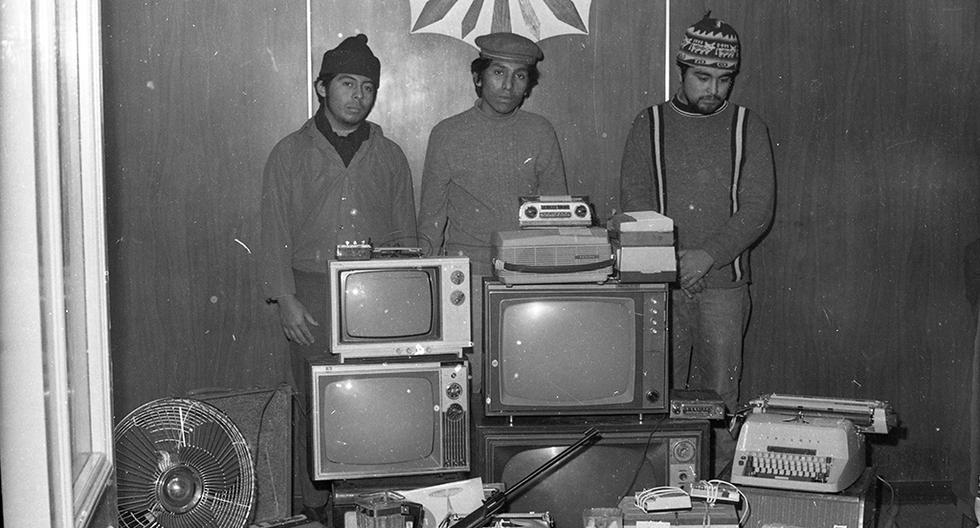 El 7 de julio de 1970, la banda liderada por Teodoro Correa Benites fue capturada por la PIP en Lima. Los agentes policiales recuperaron artefactos y joyas robadas. (Foto: GEC Archivo Histórico)