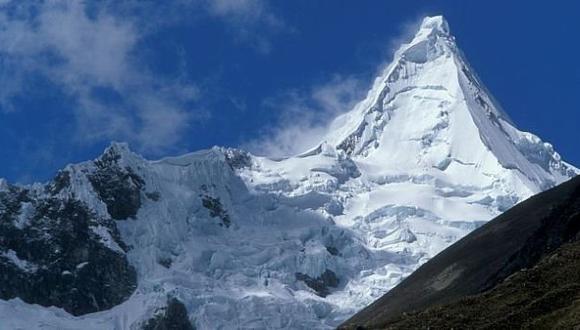 Hallan cadáveres de dos montañistas rusos en el nevado Huandoy