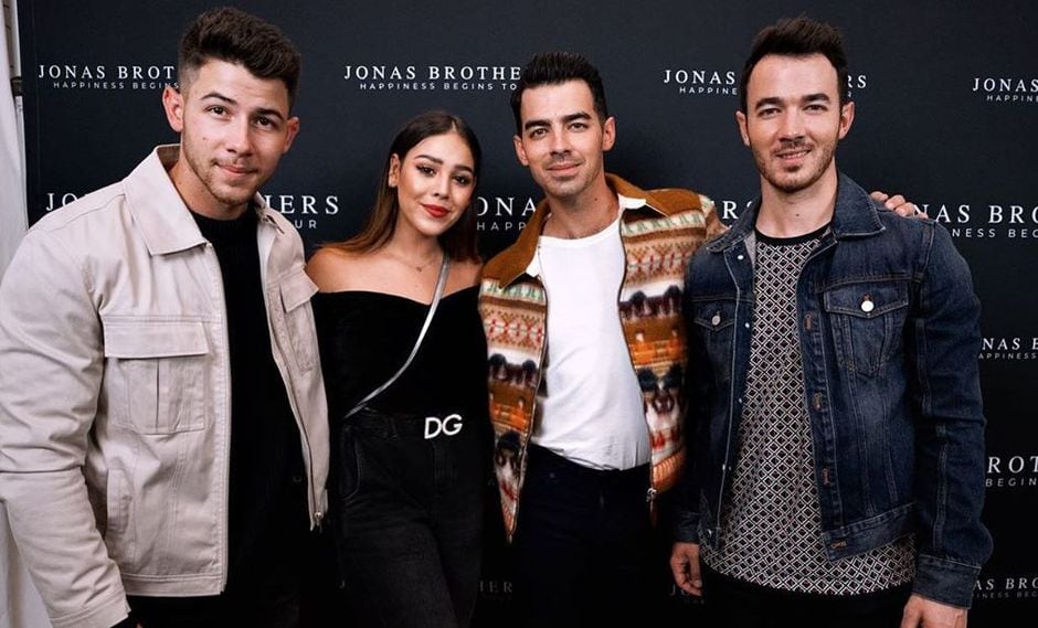 Resultado de imagen para danna paola y los jonas brothers