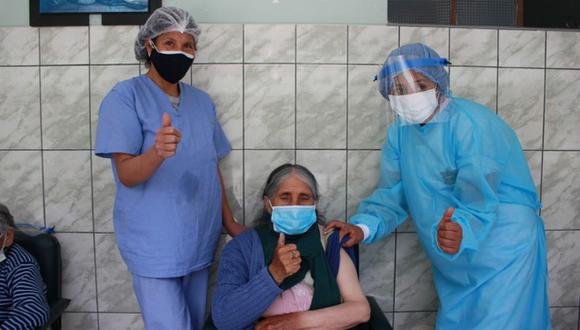 El Ministerio de Salud detalló que se priorizarán distritos de Lima, Callao y del interior del país de acuerdo al criterio epidemiológico y teniendo en cuenta la tasa de letalidad, mortalidad y el exceso de muertes. (Foto: Minsa)