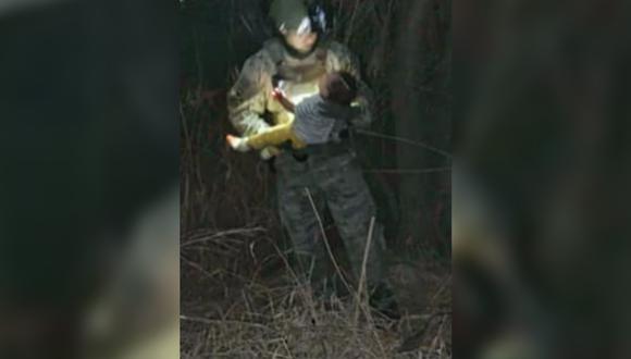 El Departamento de Seguridad Pública de Texas (Estados Unidos) difundió la imagen del rescate de la bebé de seis meses. (Captura de pantalla / Departamento de Seguridad Pública de Texas).