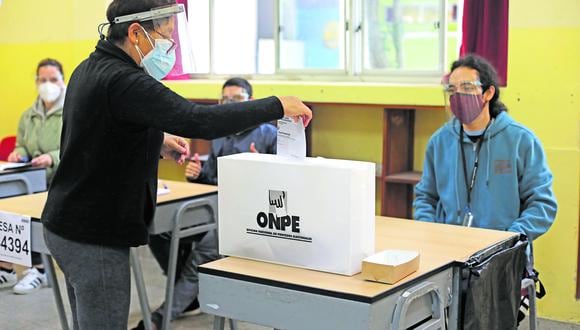 La noche del jueves 28, durante el pleno descentralizado en Cajamarca, el Pleno del Congreso aprobó un grupo de modificaciones a las normas para las elecciones de 2022. | Foto: GEC