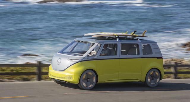 La nueva furgoneta eléctrica de Volkswagen se inspira en el modelo I.D. Buzz presentado hace tres años. (Fotos: Volkswagen).