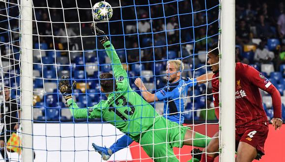 Napoli vs. Liverpool: Adrián y la extraordinaria atajada ante remate de Mertens por Champions League | VIDEO. (Foto: AFP)