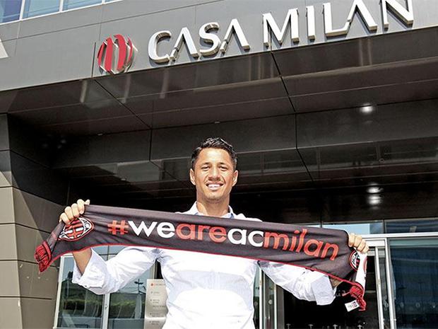 En 2016, Gianluca Lapadula concretó su fichaje al AC Milan, tras una estupenda temporada en el ascenso del Pescara. (Foto: AC Milan)