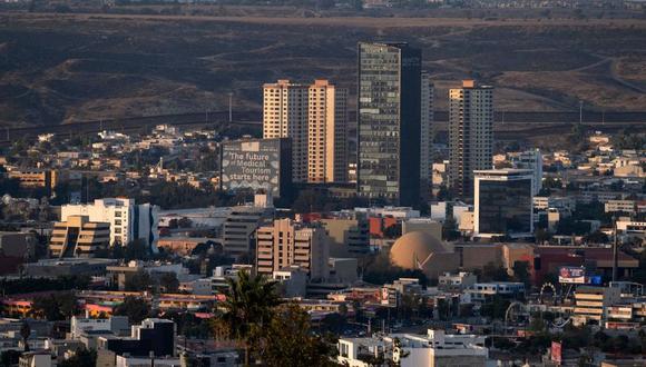El complejo New City Medical Plaza se encuentra cerca de la valla fronteriza entre México y Estados Unidos en Tijuana, Baja California. (AFP VIA GETTY IMAGES).