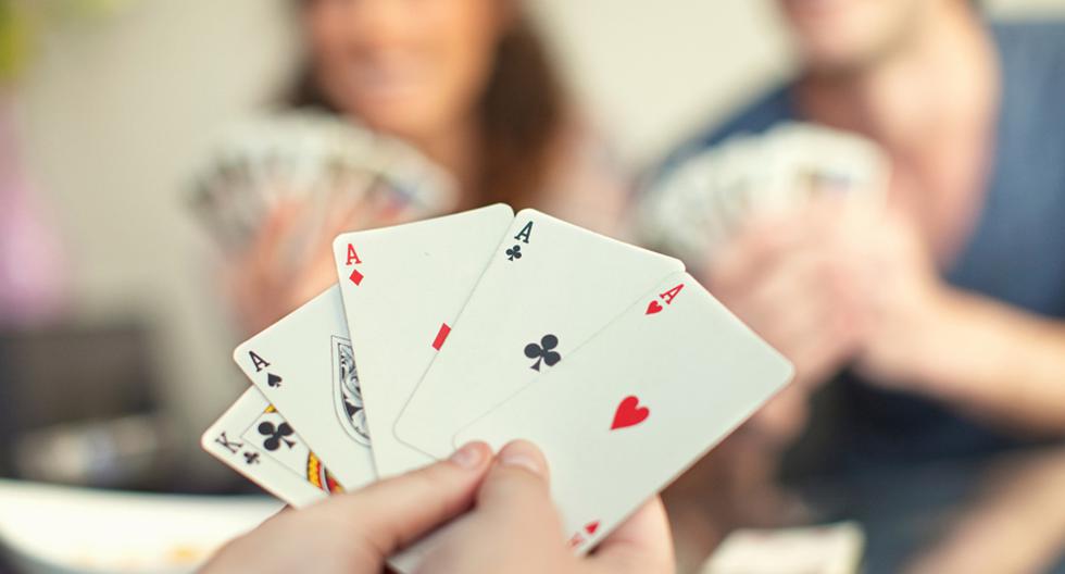Seis juegos de cartas para vencer al aburrimiento, VIU