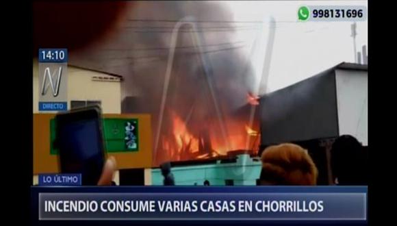 Incendio consume&nbsp; vivienda de la avenida Cordillera de la Viuda. (Captura: Canal N)