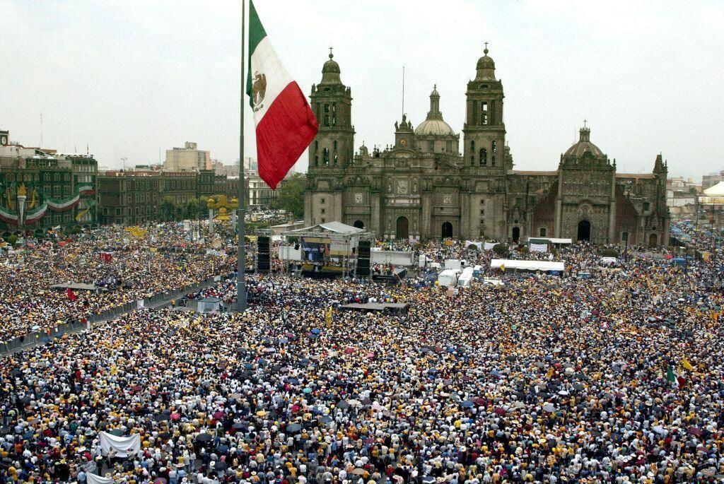 El presidente ha convocado a multitudinarias manifestaciones en el Zócalo de la capital desde que era dirigente político en Tabasco. (GETTY IMAGES).