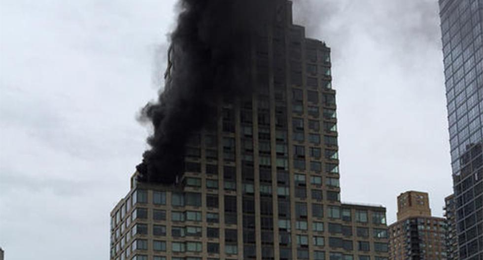 Se incendia edificio en Nueva York; al menos un herido. (Foto: nbcnewyork.com)